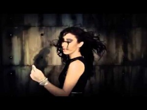 Zorun Ne Sevgilim (İrem Derici) 2014 Klip